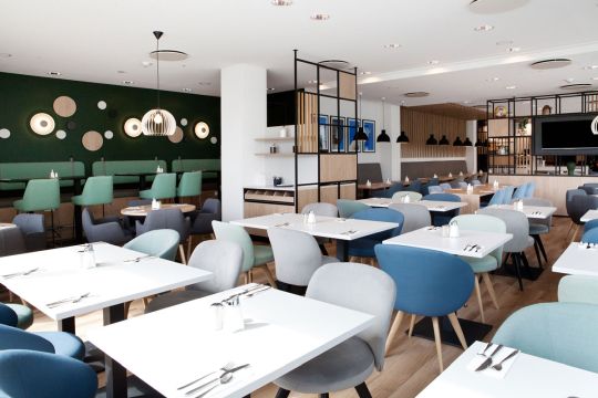 Details Holiday Inn Hotel Berlin East Side | VDR