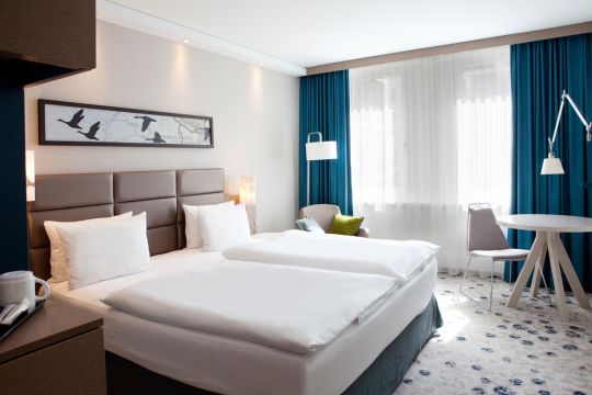 Details Holiday Inn Hotel Berlin East Side | VDR
